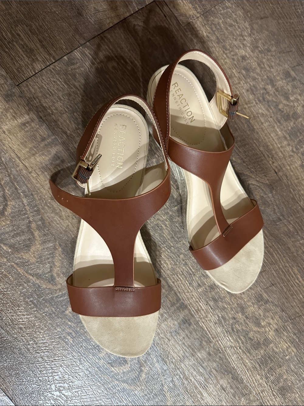 Kenneth Cole Reaction Women’s Brown Leather T-Strap Sandals- Size 11 US